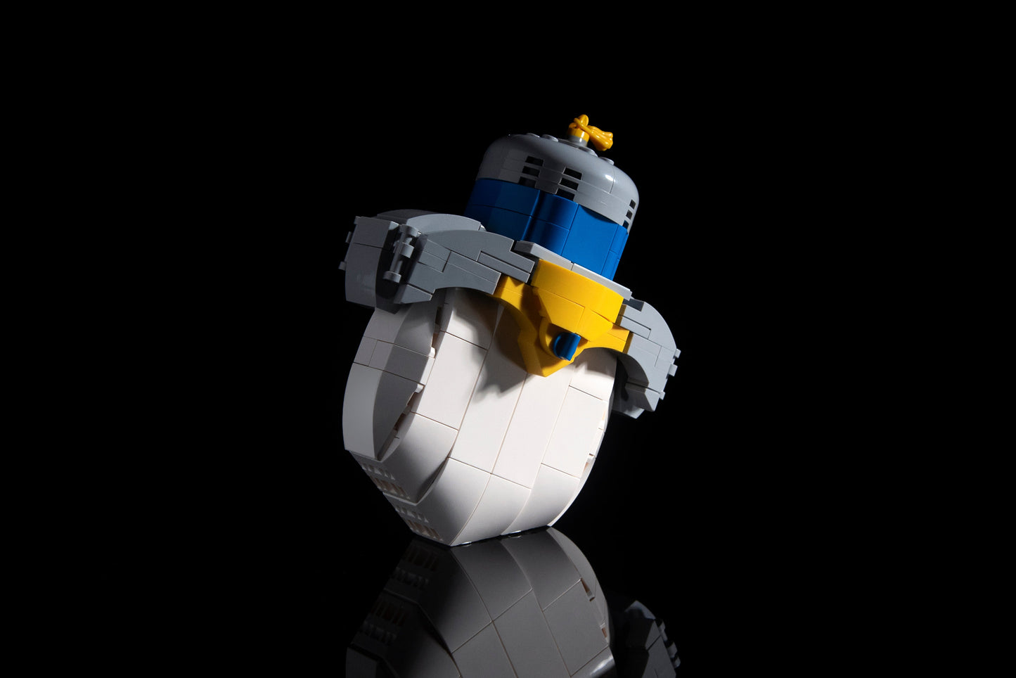 bloxday knight's mini sword with black reflection