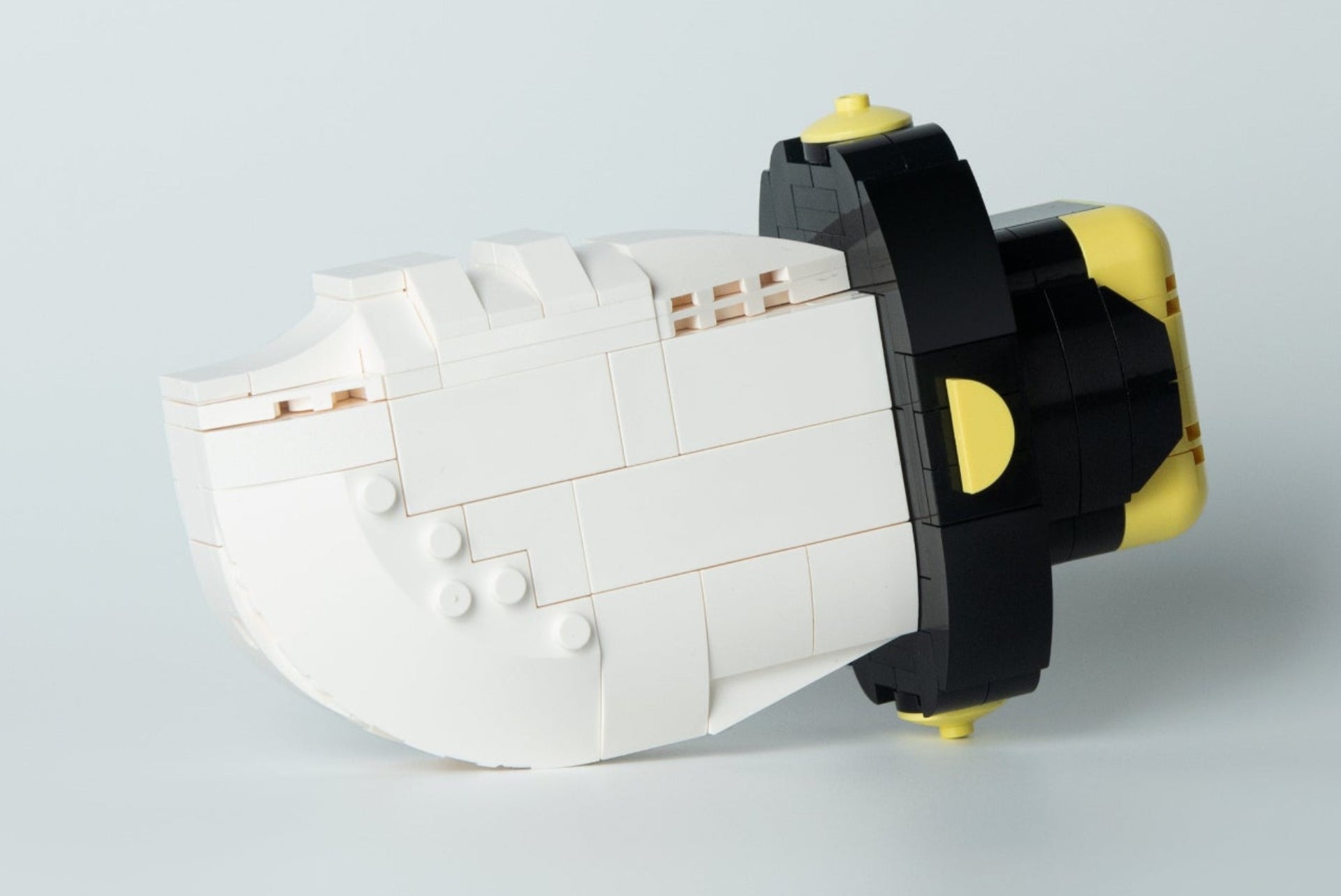 Bloxday "Blade of Eclipse" Building Block Set | Streamlined Aesthetic Desk Ornament | Retro Studio Brick Exhibit for Gamers