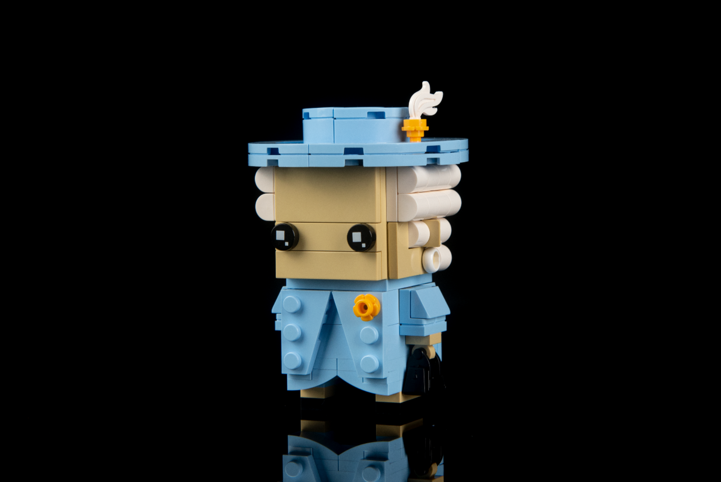 Queen of Blocks: Iconic Desk Decor & Collectible Brick Set | Bloxday