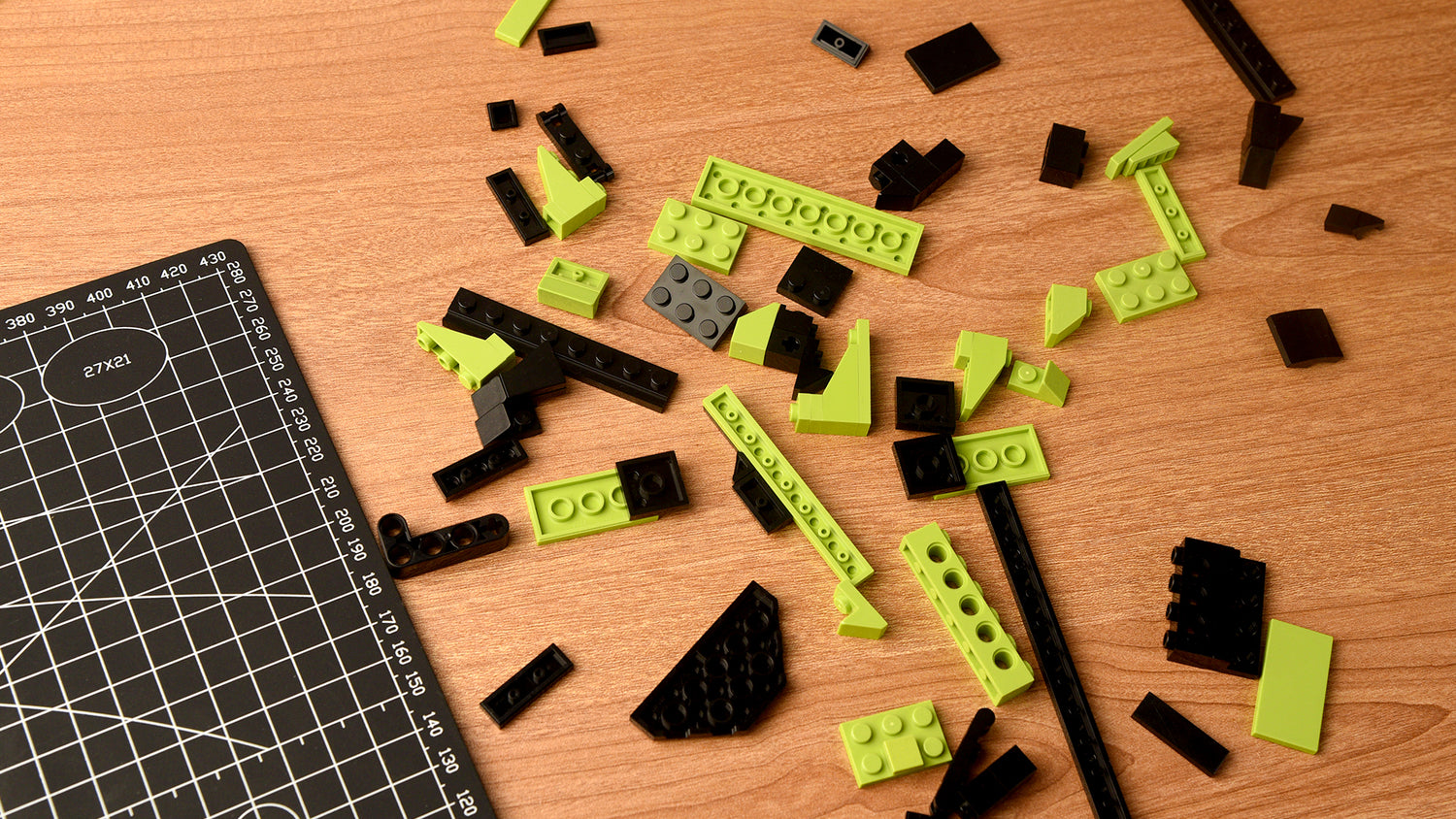 bloxday scattered building block parts green black